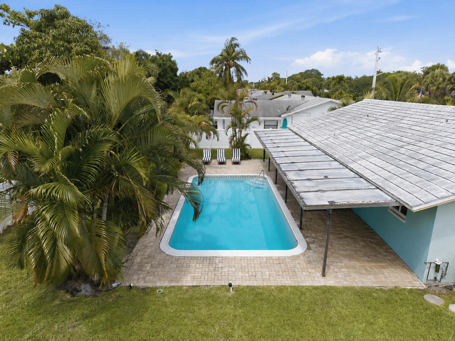 DELRAY SHORES - Residential