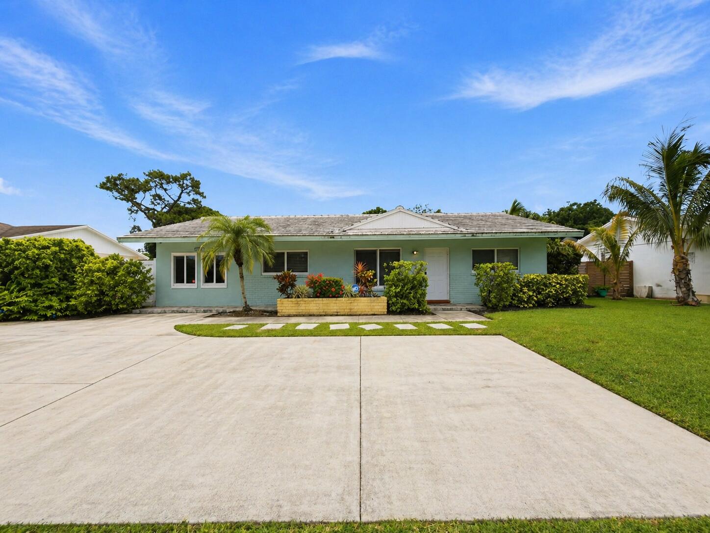 DELRAY SHORES - Residential