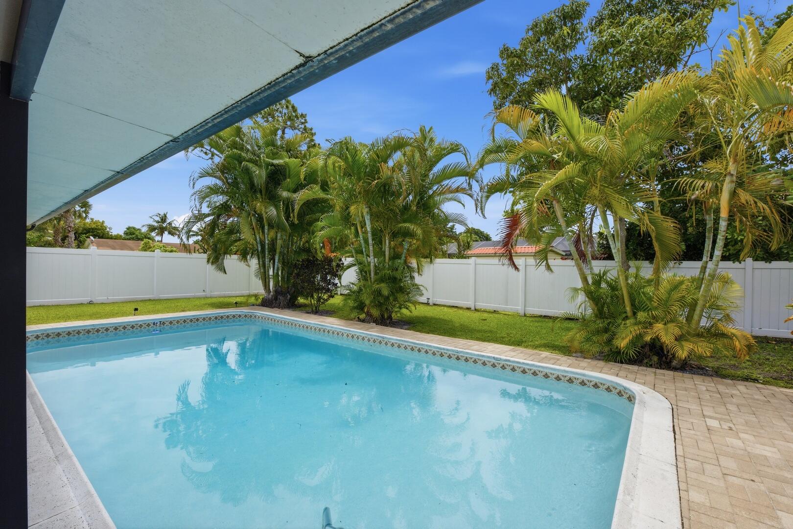 DELRAY SHORES - Residential