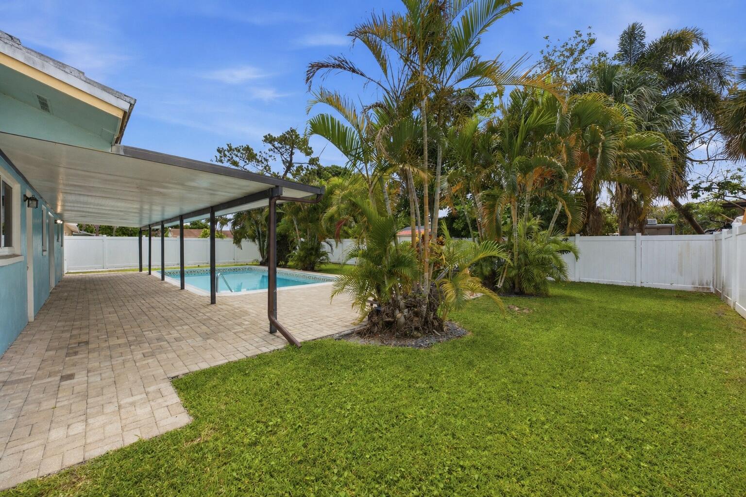 DELRAY SHORES - Residential