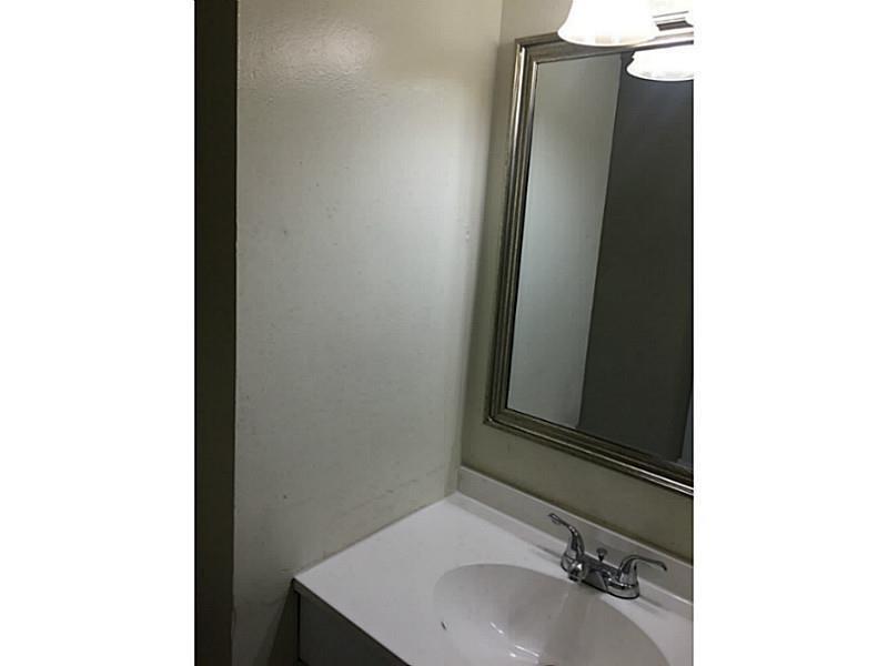 Heritage Circle Condo - Residential Lease