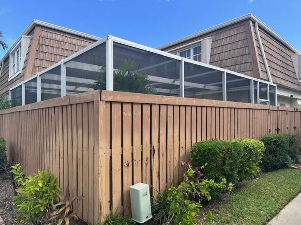 Photo of 11573 Winchester Drive, Palm Beach Gardens, FL 33410 (MLS # R11032421)