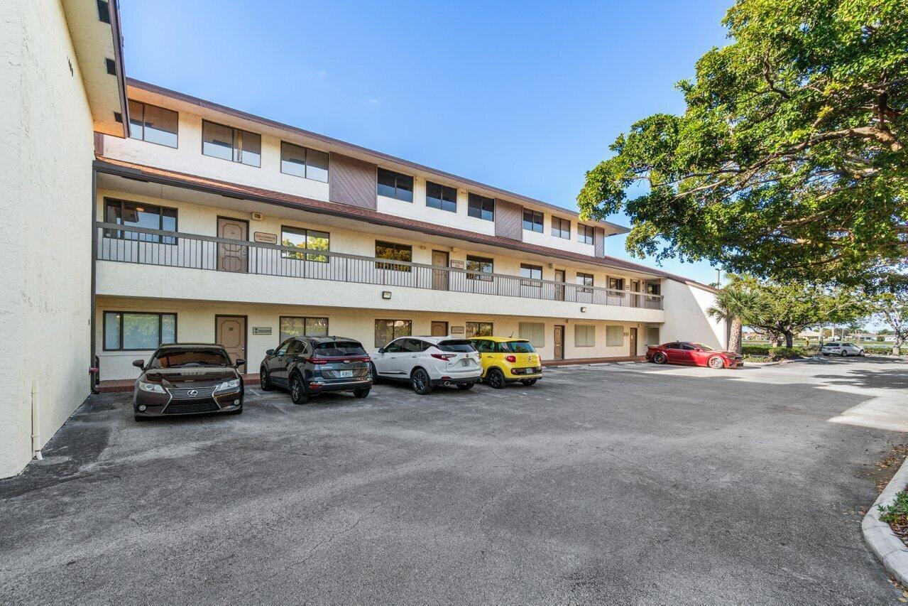 EXECUTIVE CENTER PLAZA CO - Commercial Lease