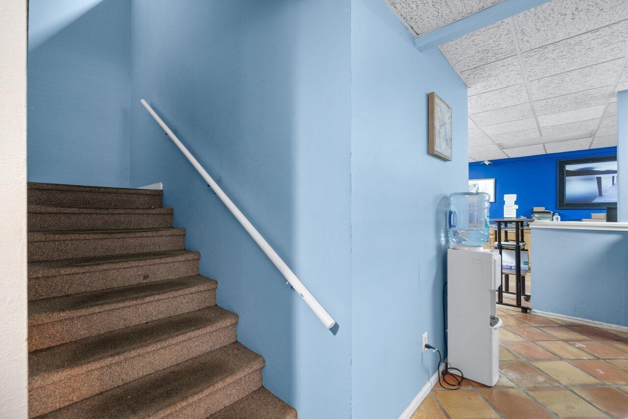 EXECUTIVE CENTER PLAZA CO - Commercial Lease