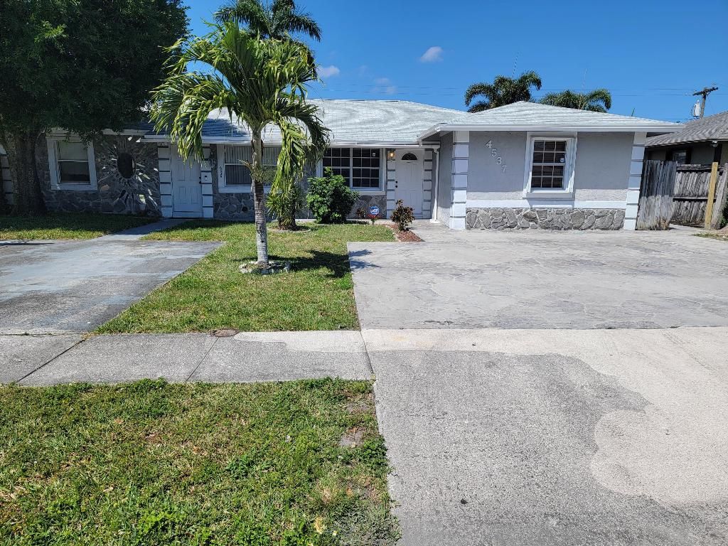 Photo of 4537 Arthur Street, Palm Beach Gardens, FL 33418 (MLS # R10977411)