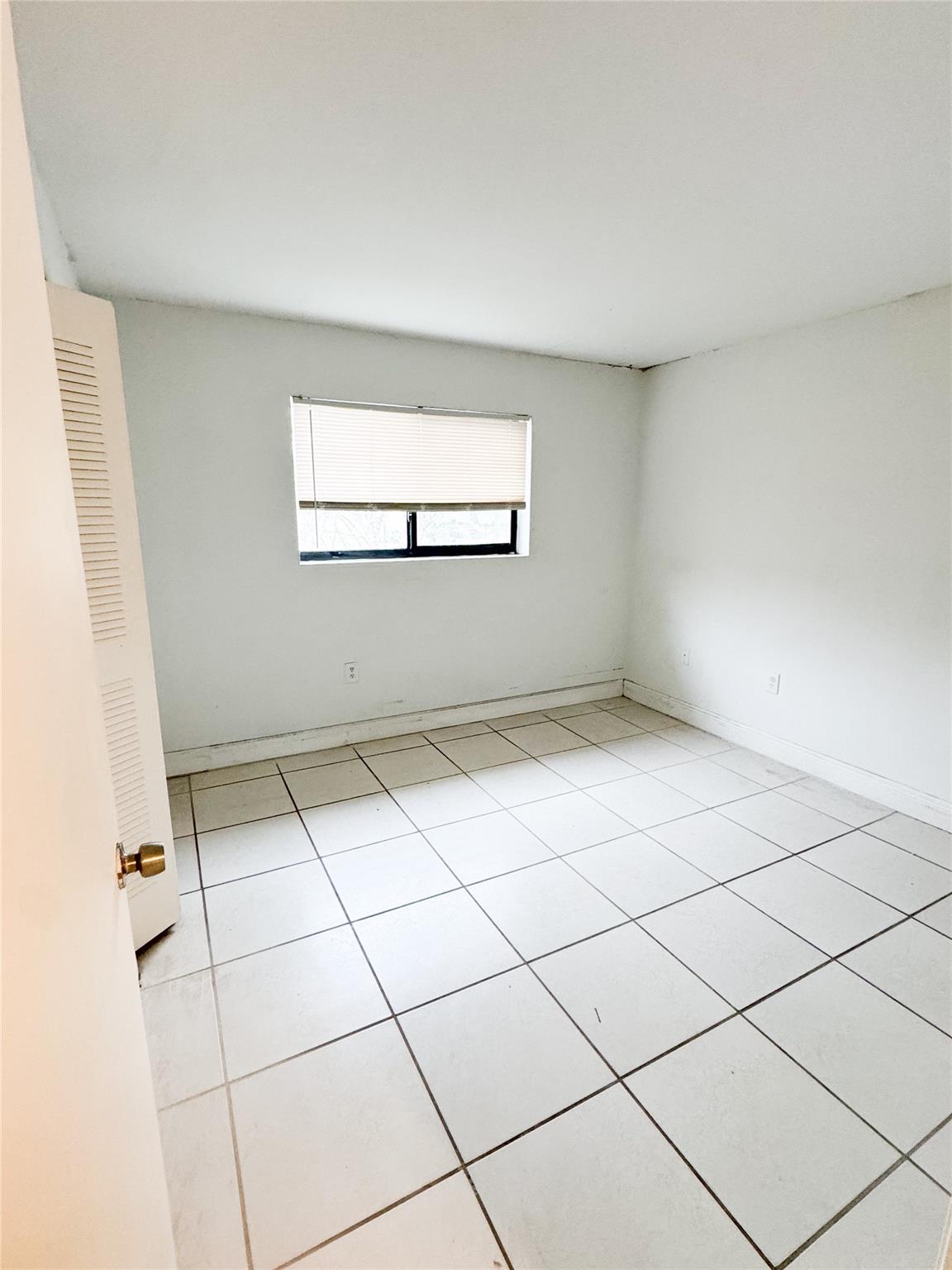 301 Palm Way 206