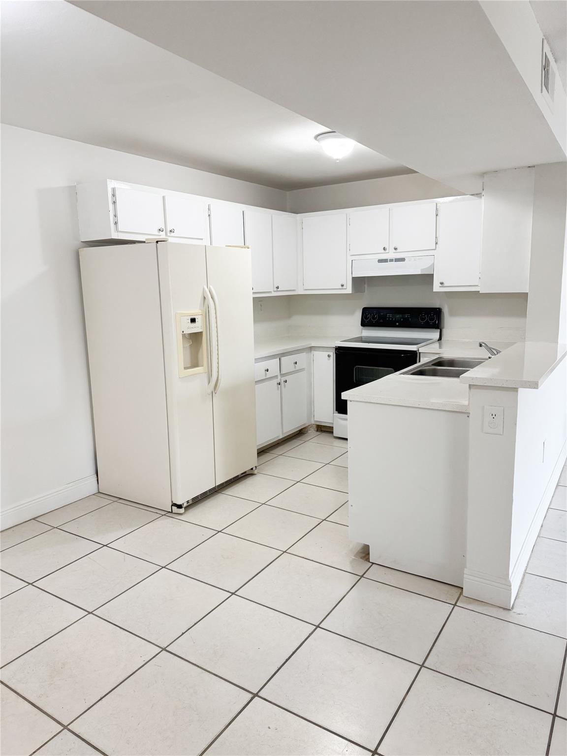 301 Palm Way 206