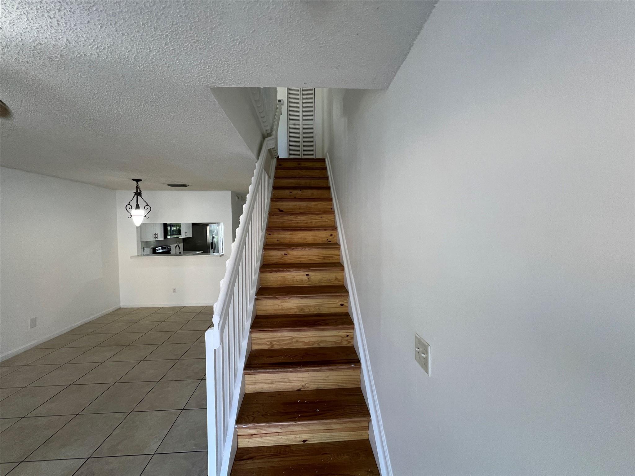 S & R OF INVERRARY - Residential Lease