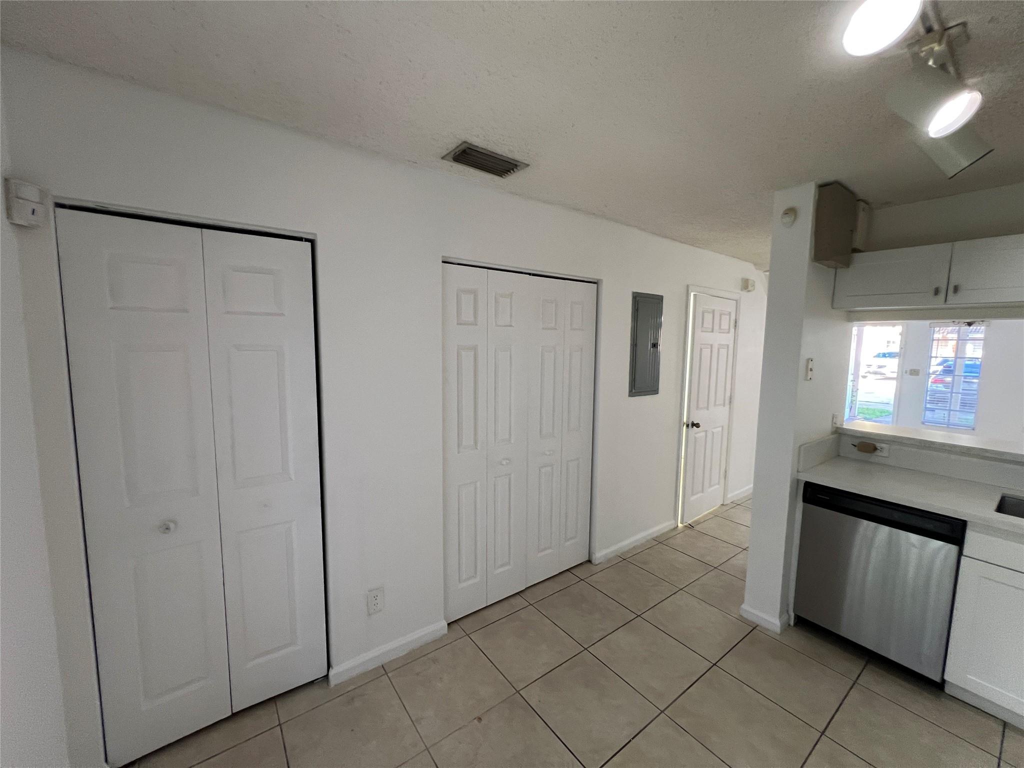S & R OF INVERRARY - Residential Lease