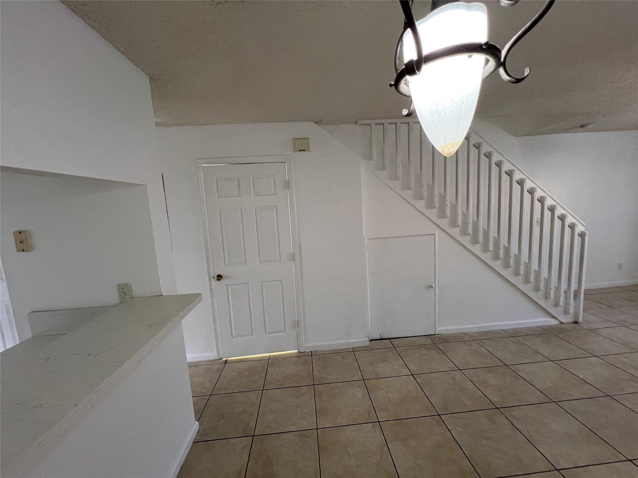 S & R OF INVERRARY - Residential Lease