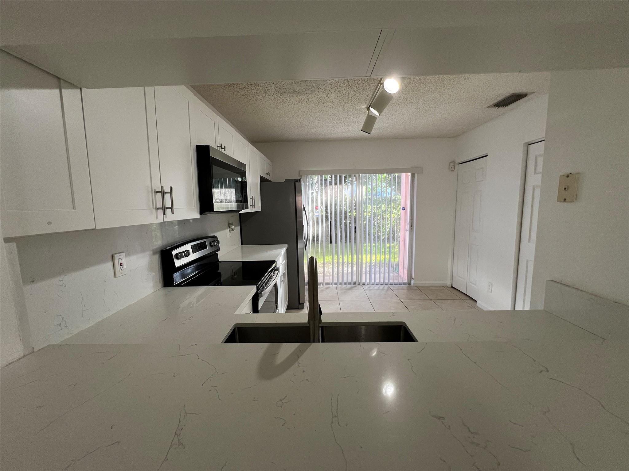 S & R OF INVERRARY - Residential Lease