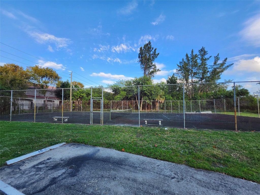 Photo of 3027 E Missionwood Lane #B, Hollywood, FL 33025 (MLS # F10549210)