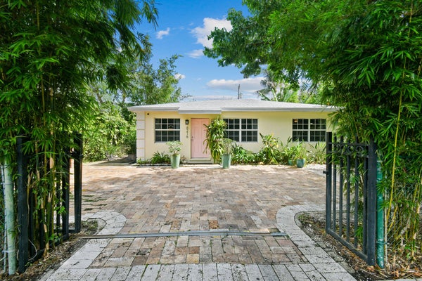 6216 GARDEN AVE, WEST PALM BEACH, FL 33405 - Image ca7408a6519fef7c1b4bcbc8bc61528a/2868800413