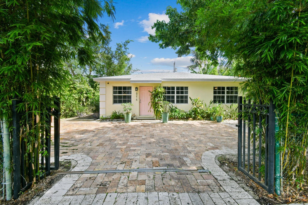 Photo of 6216 GARDEN Avenue, West Palm Beach, FL 33405 (MLS # B26091407)