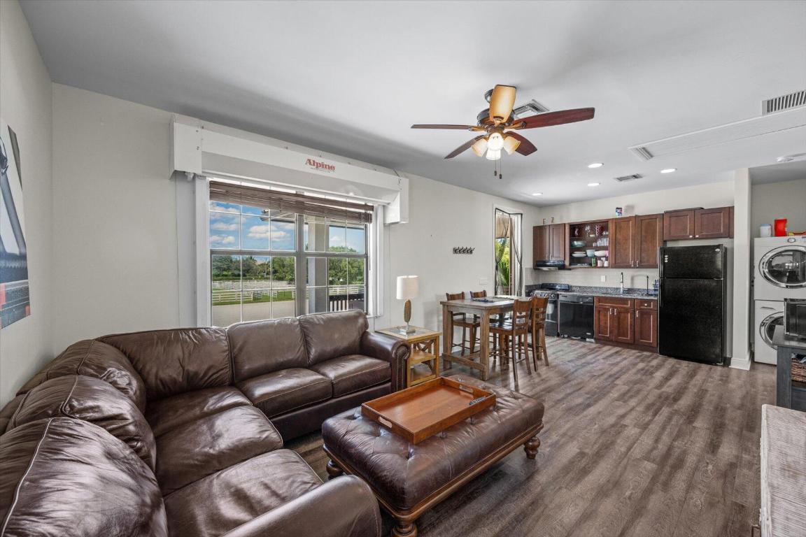 SADDLE TRAIL PARK OF WELLINGTON - Residential