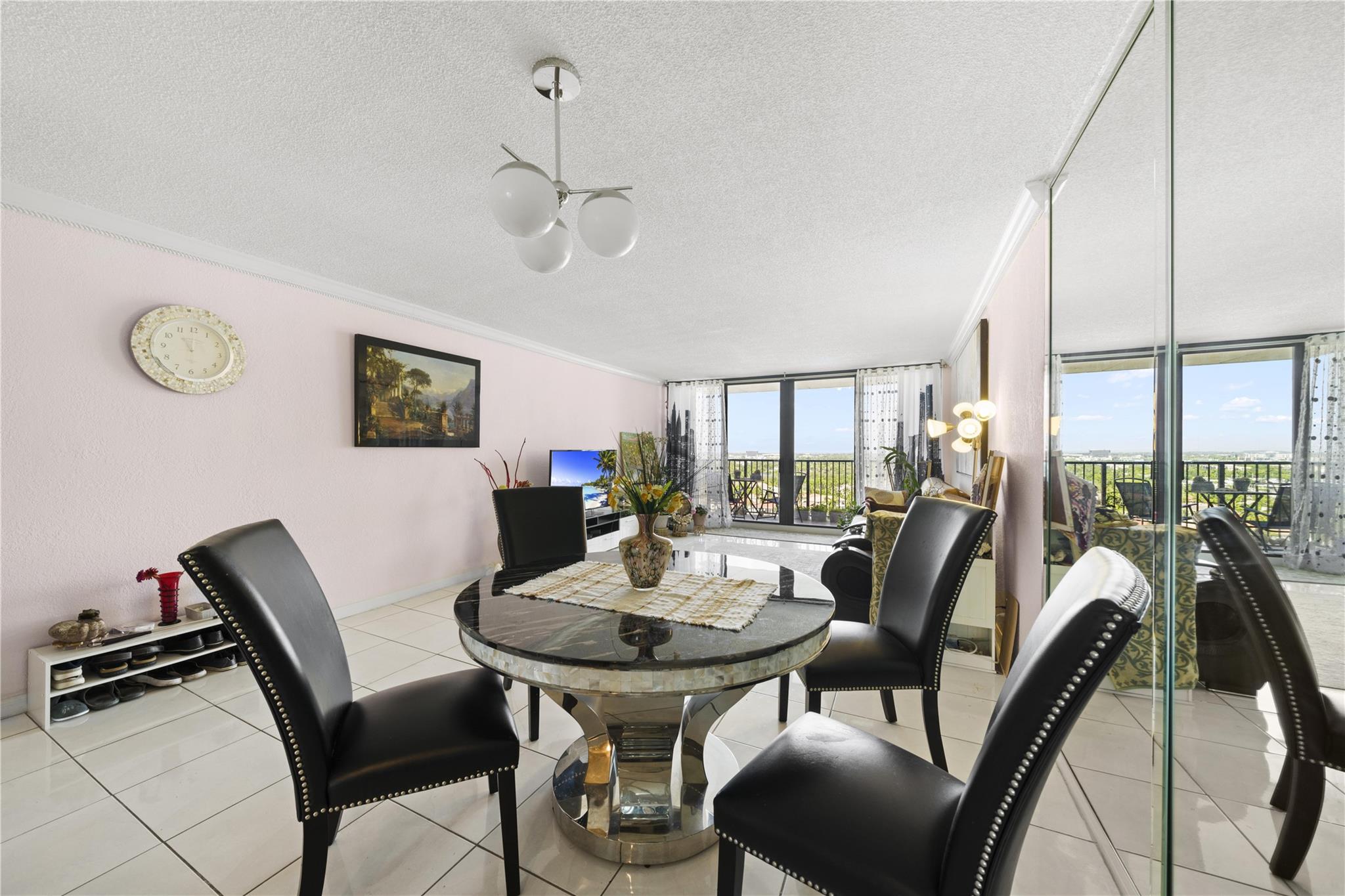 West-facing unit with a sprawling and impressive intercoastal view. This cozy unit is equipped with 1 comfortable bedroom and 2 full baths, as well as being fully furnished and ready to move in. The Quadomain offers 24/7 security, beach service, two pools, two fitness centers, a beauty salon, a restaurant, sauna, and various complimentary fitness classes. Within a 10-minute walk to the famous Hollywood Broadwalk, as well only a short drive from FLL airport, Aventura mall, and the Gulfstream Park and Casino. Additionally, there is a new Publix within comfortable walking distance. Unit comes with one assigned parking space. Water, cable TV, and internet are included, along with personal storage lockers just outside the unit. Available on Oct. 1st, 2025