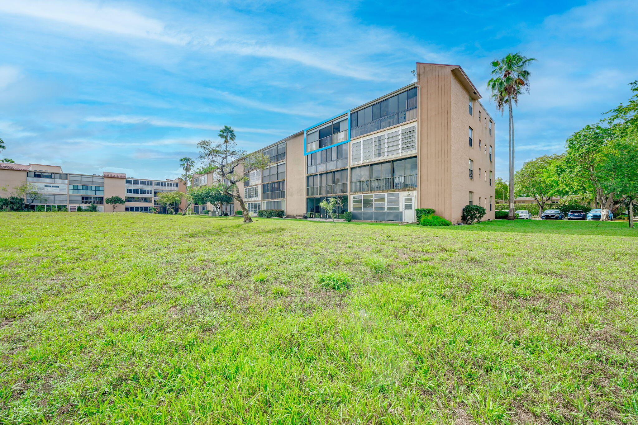 PALM LAKES CONDO - Residential