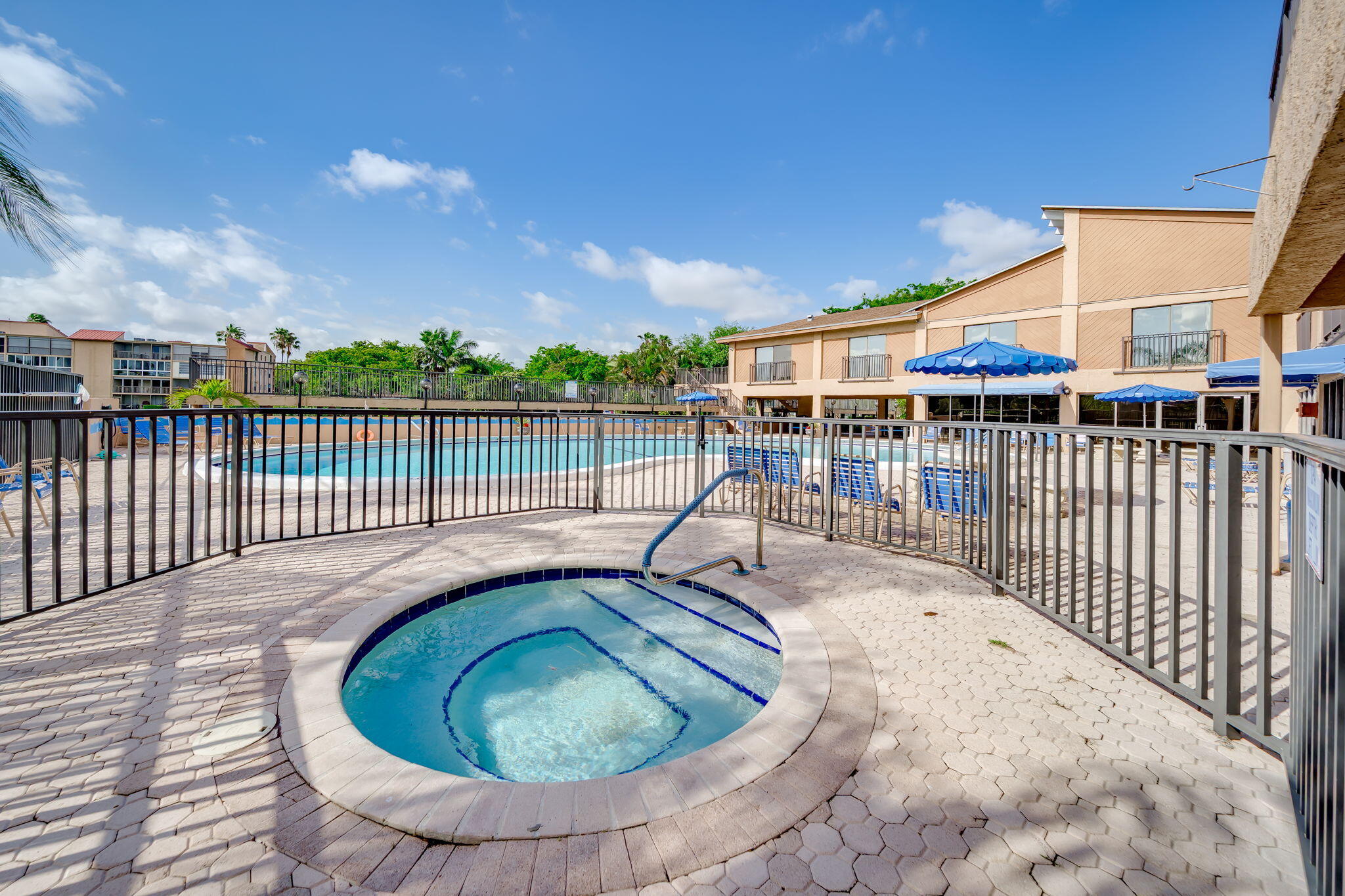 PALM LAKES CONDO - Residential