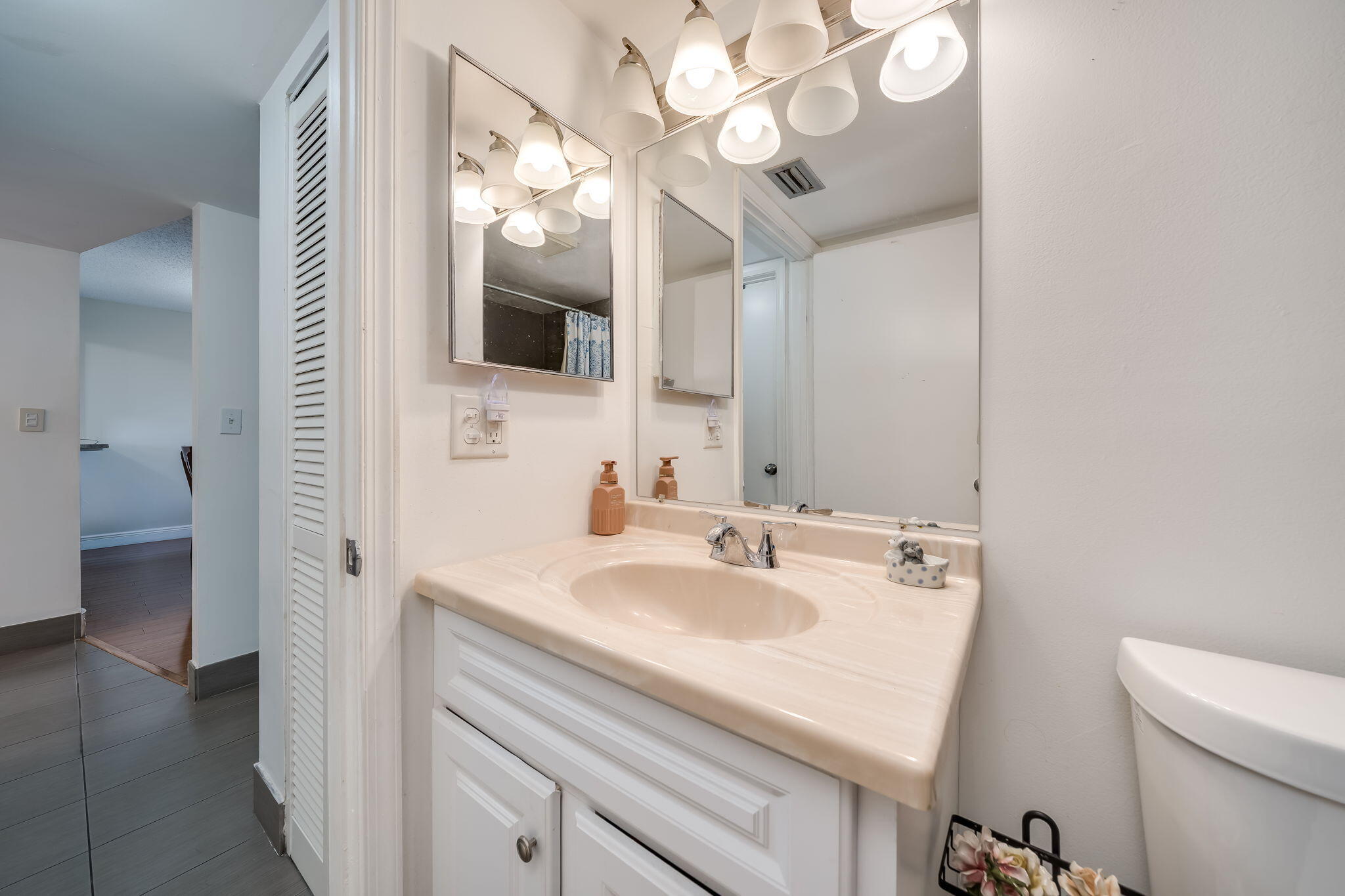 PALM LAKES CONDO - Residential