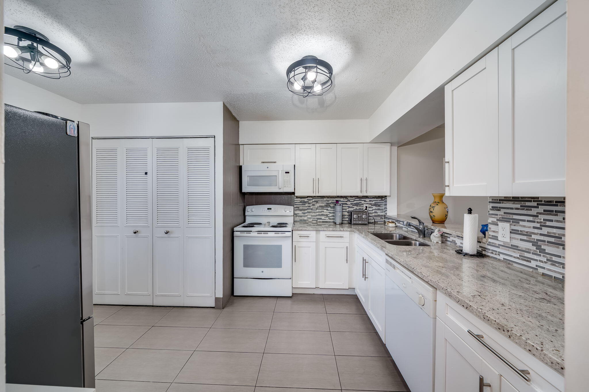 PALM LAKES CONDO - Residential