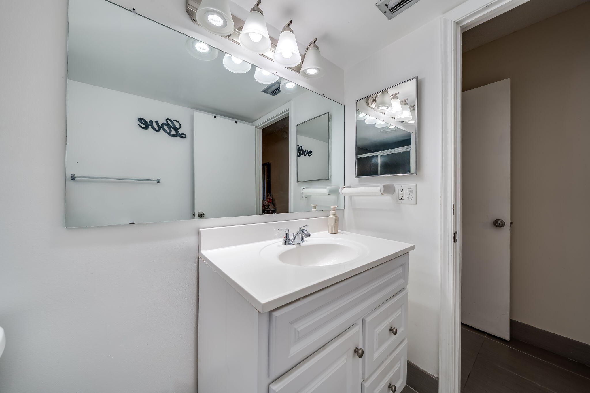 PALM LAKES CONDO - Residential