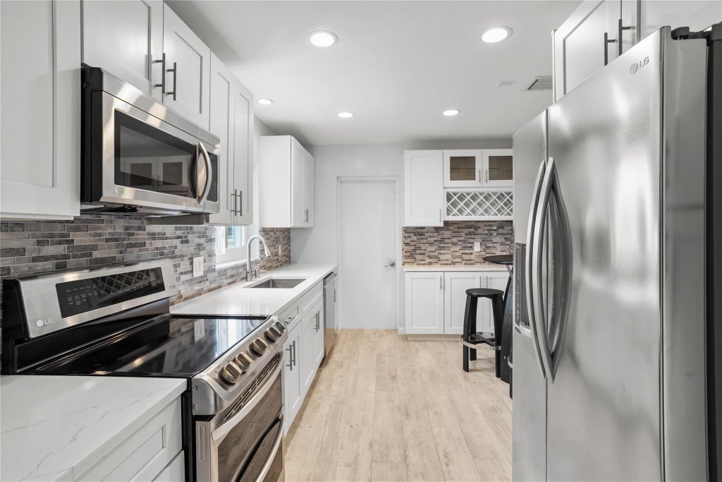 Photo of 6579 Country Way, Delray Beach, FL 33484 (MLS # B26042555)