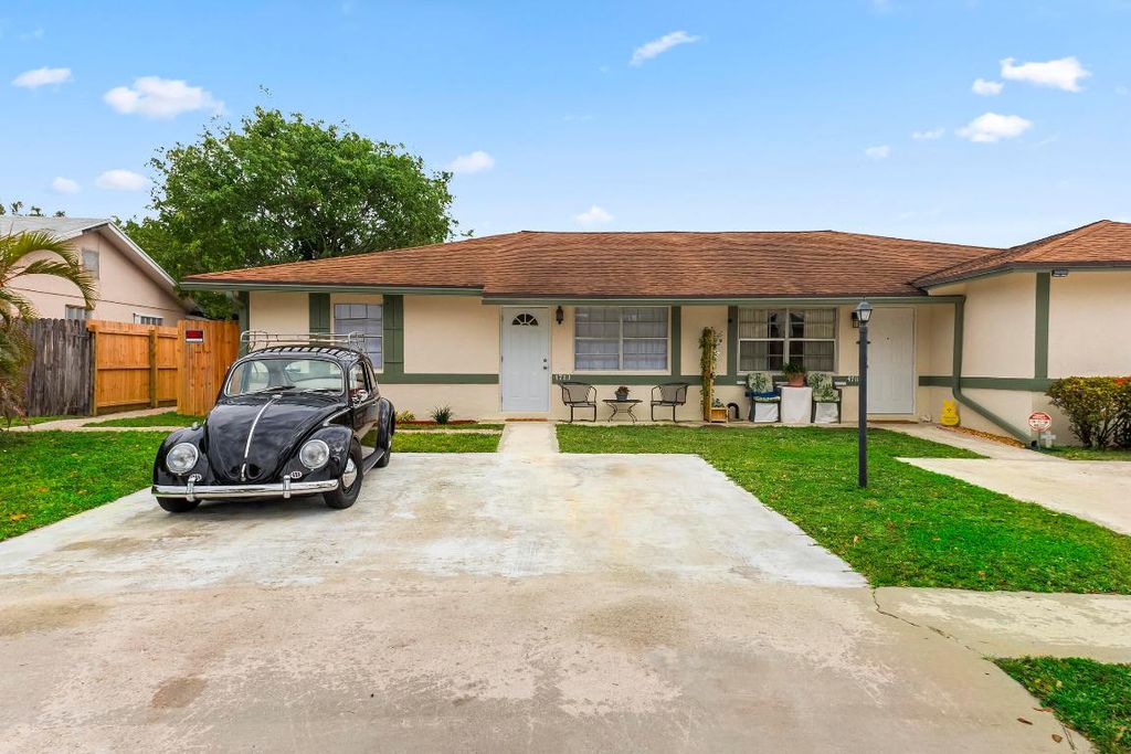 Photo of 4713 Arthur Street, Palm Beach Gardens, FL 33418 (MLS # R10975888)