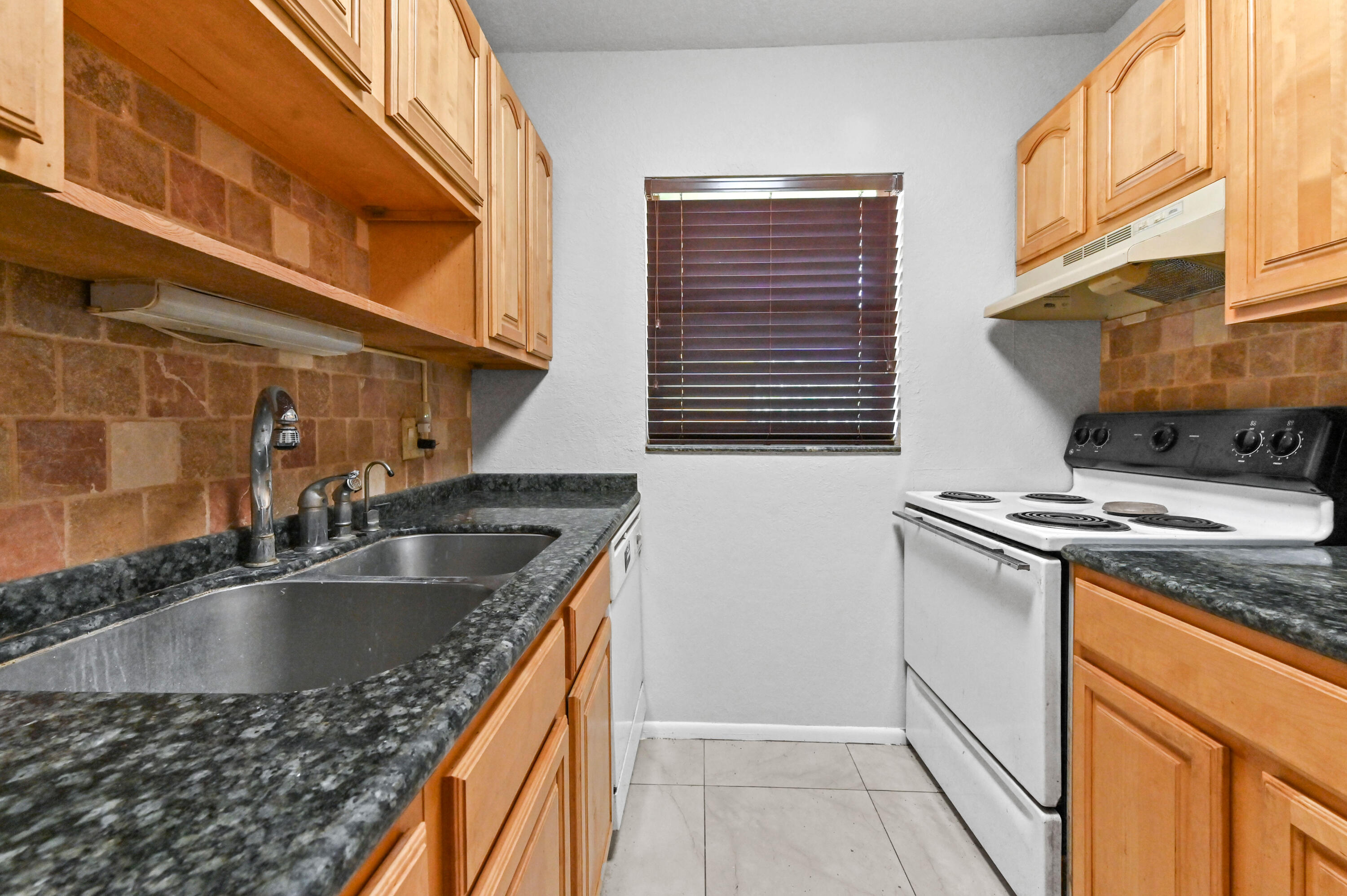 ENCLAVE SANDPIPER CONDO - Residential