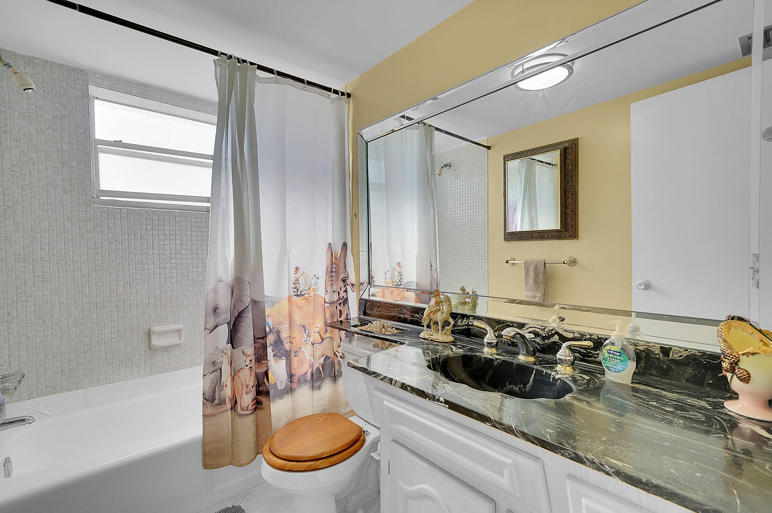 Sapphire Condo - Residential