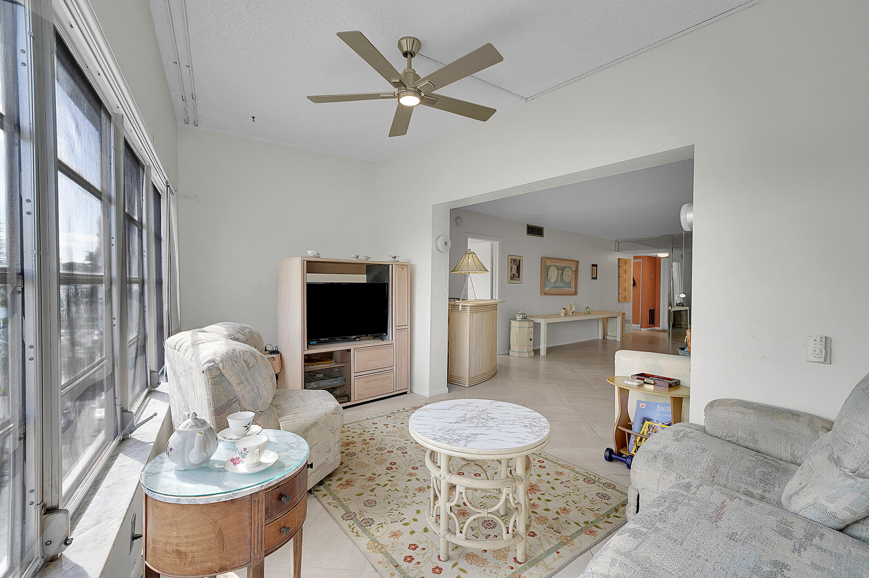 Sapphire Condo - Residential