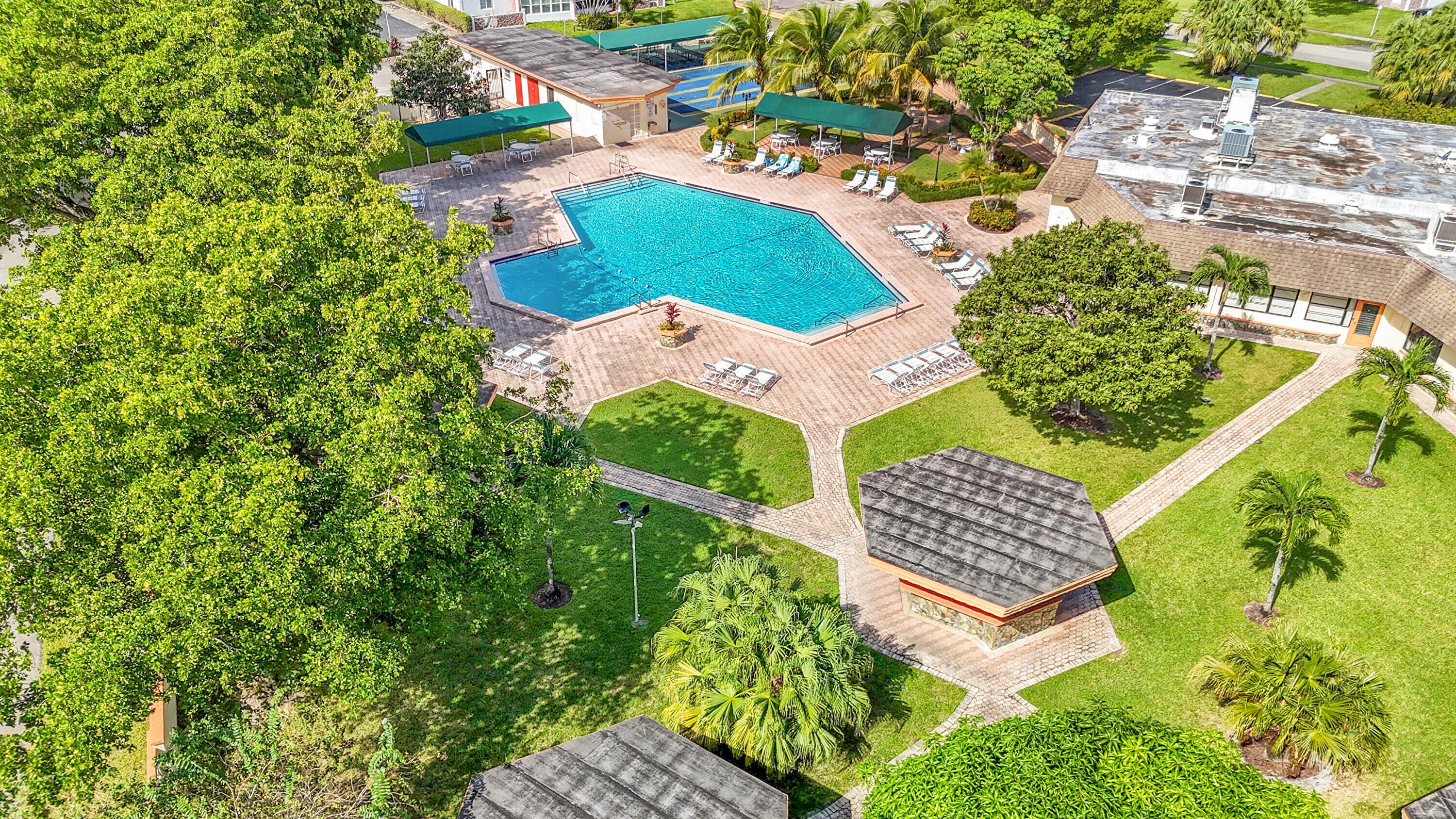 Sapphire Condo - Residential