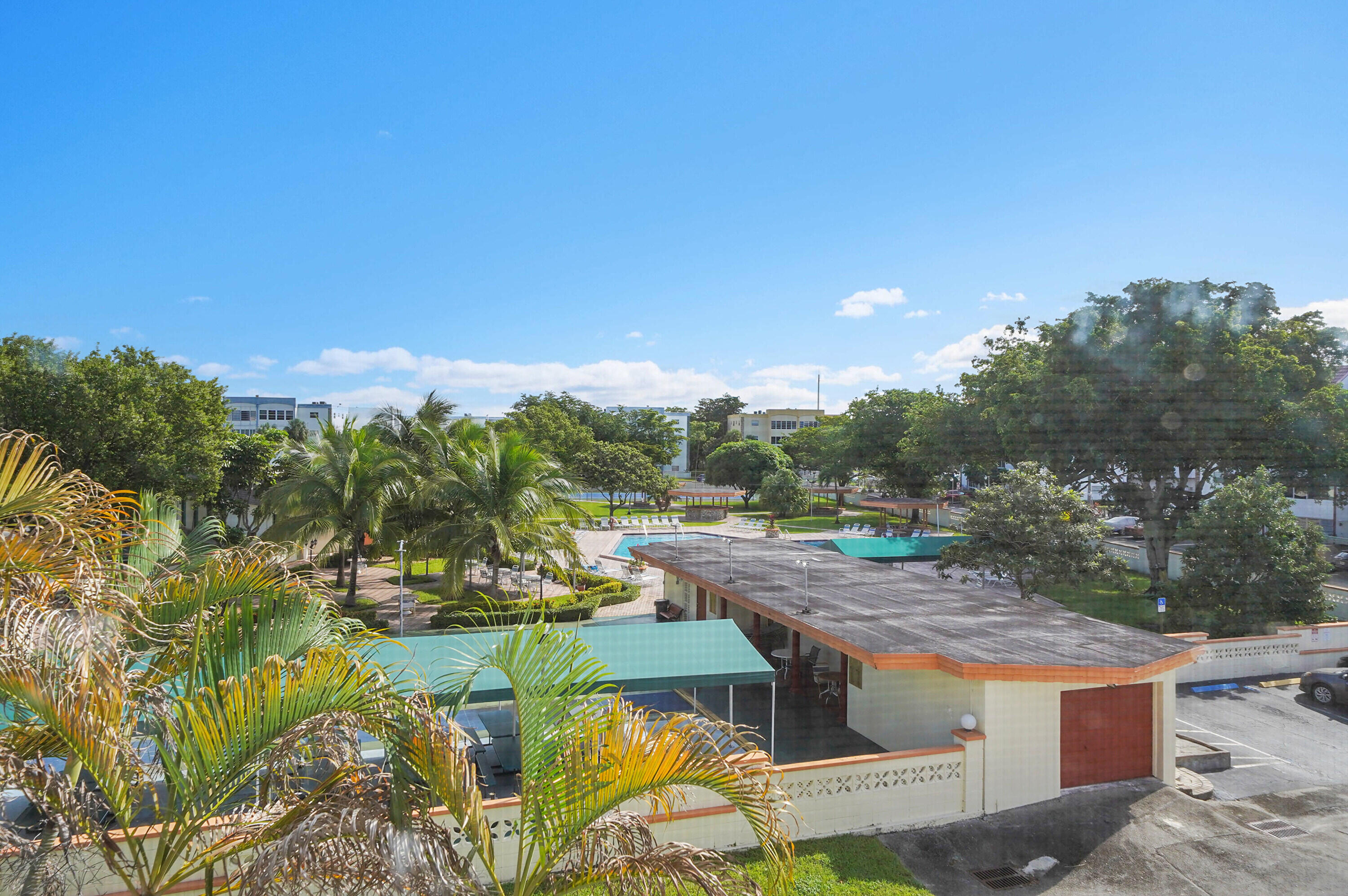 Sapphire Condo - Residential