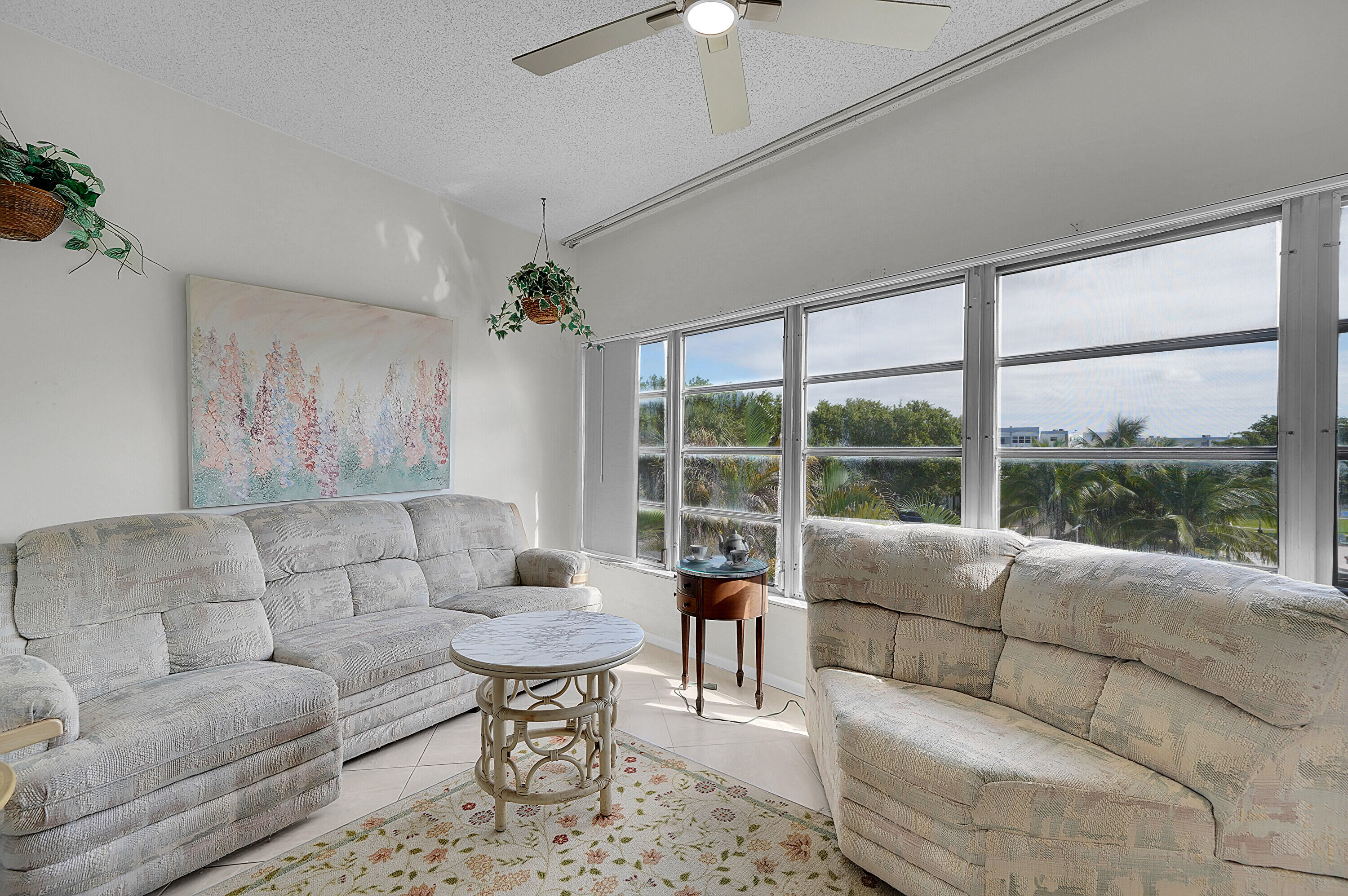 Sapphire Condo - Residential