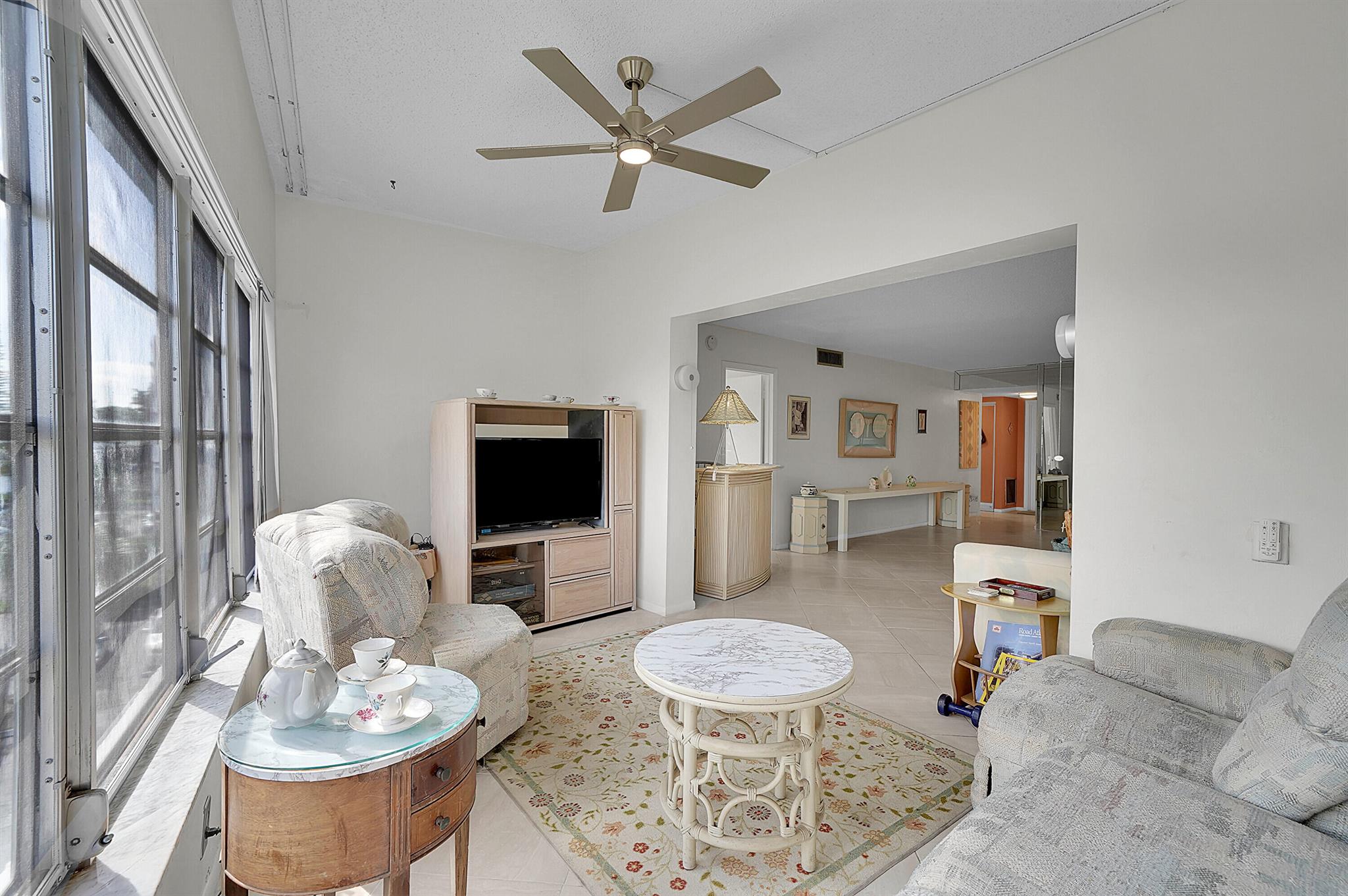 Sapphire Condo - Residential