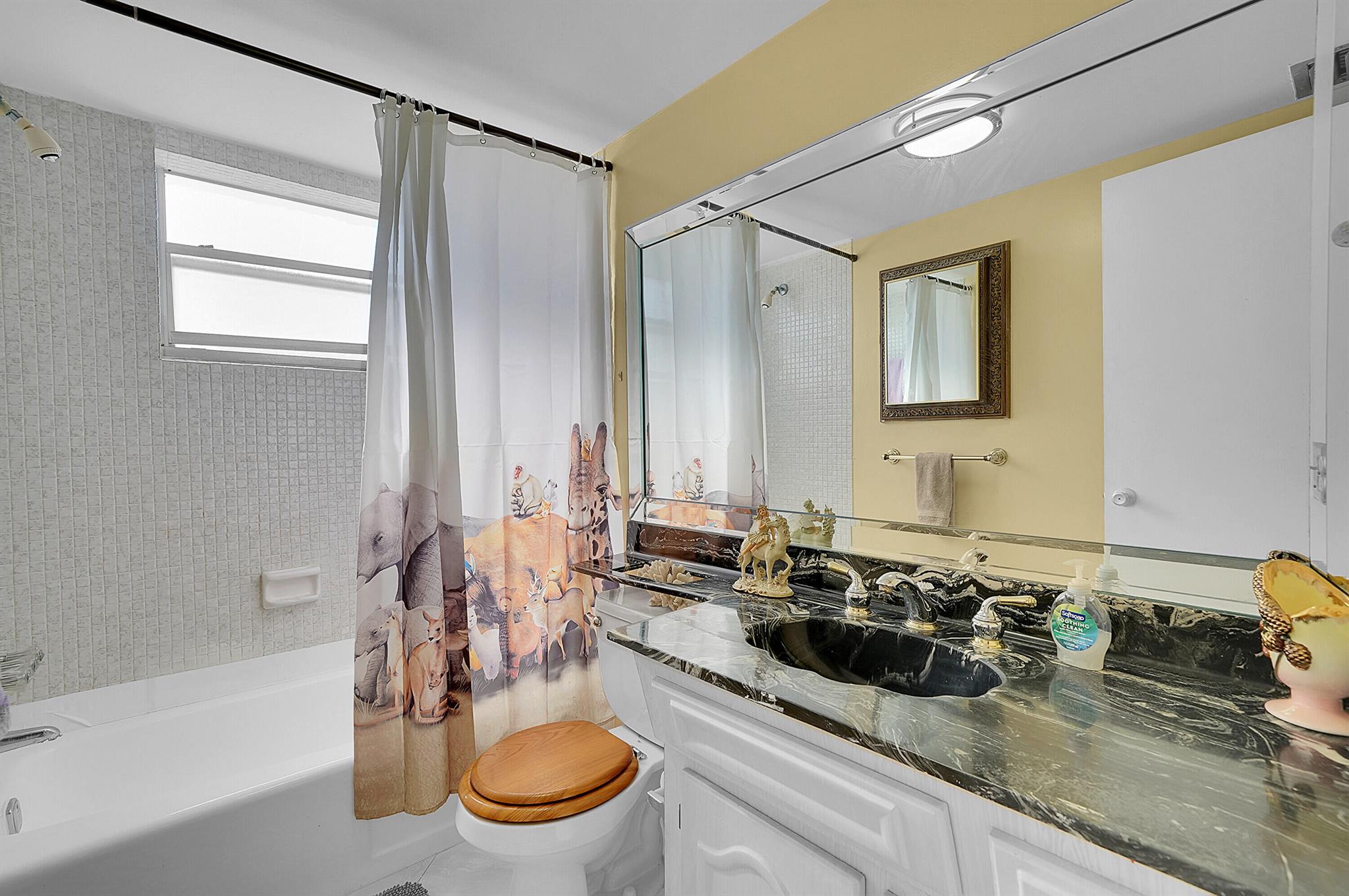 Sapphire Condo - Residential