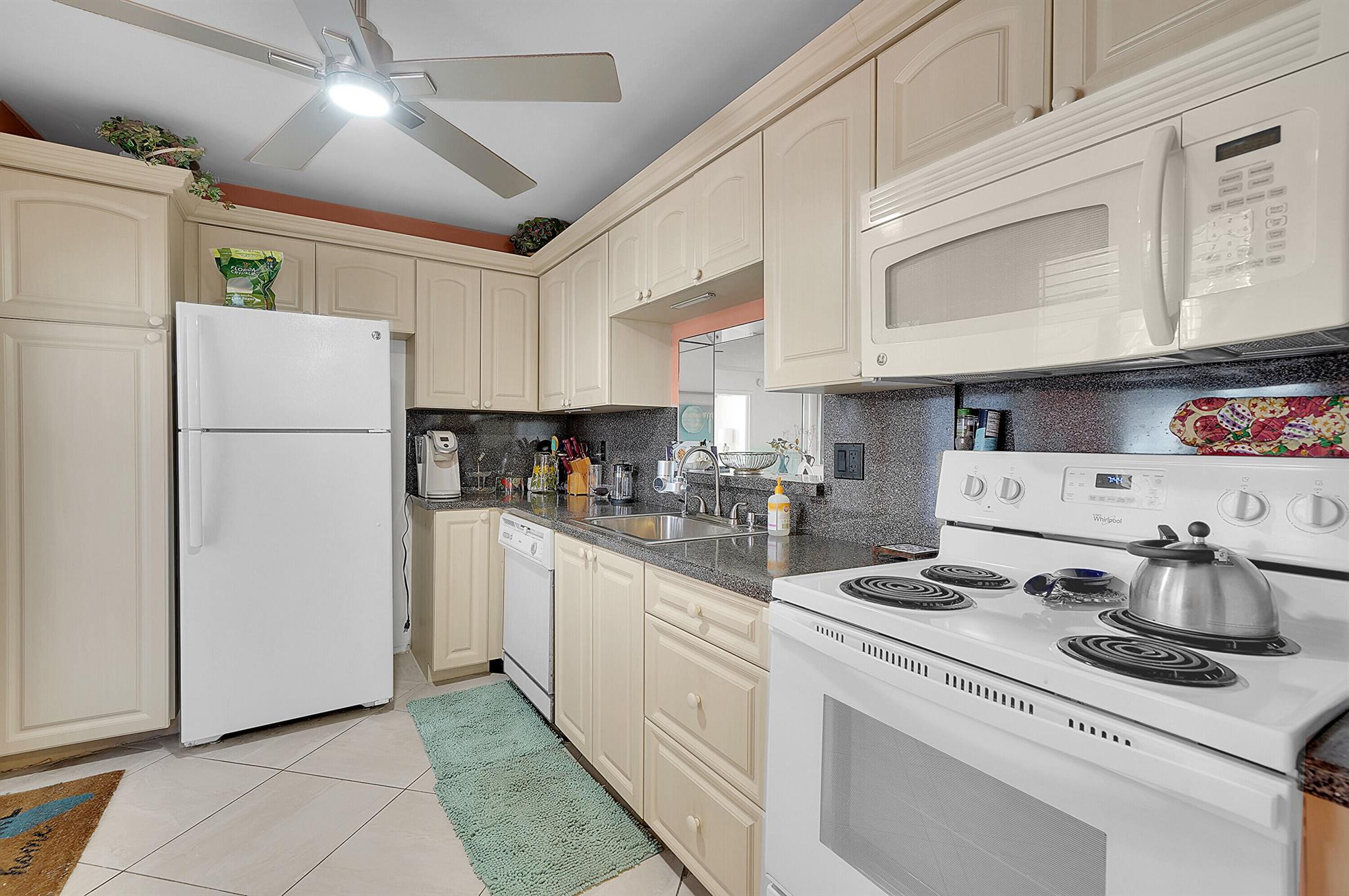 Sapphire Condo - Residential