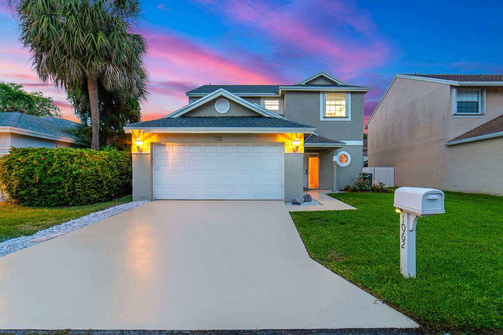 Photo of 1062 W Fairfax Cir CIR W, Boynton Beach, FL 33436 (MLS # B26026981)