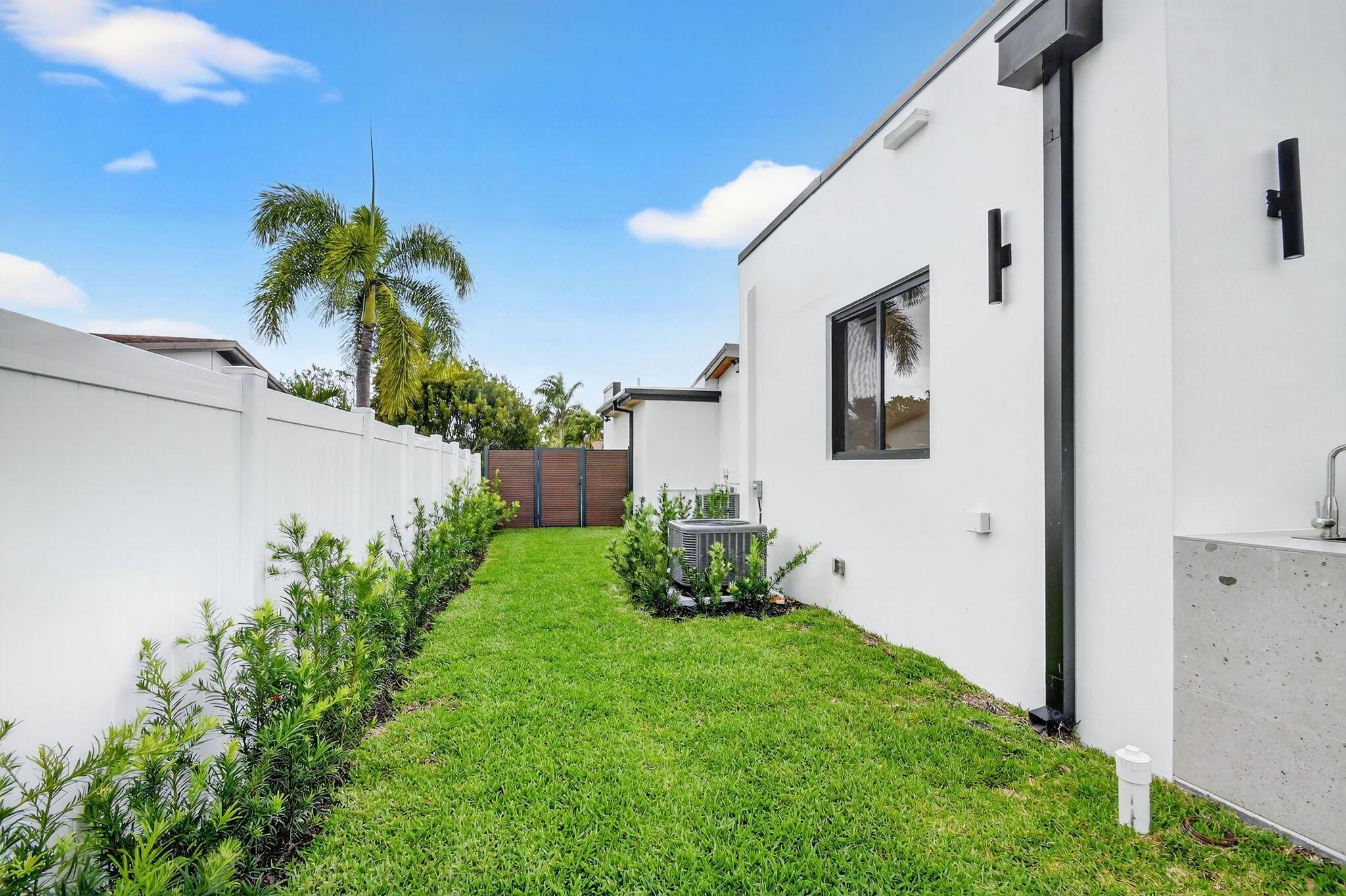 NORTH PALM BEACH VILLAGE OF 1 - Residential