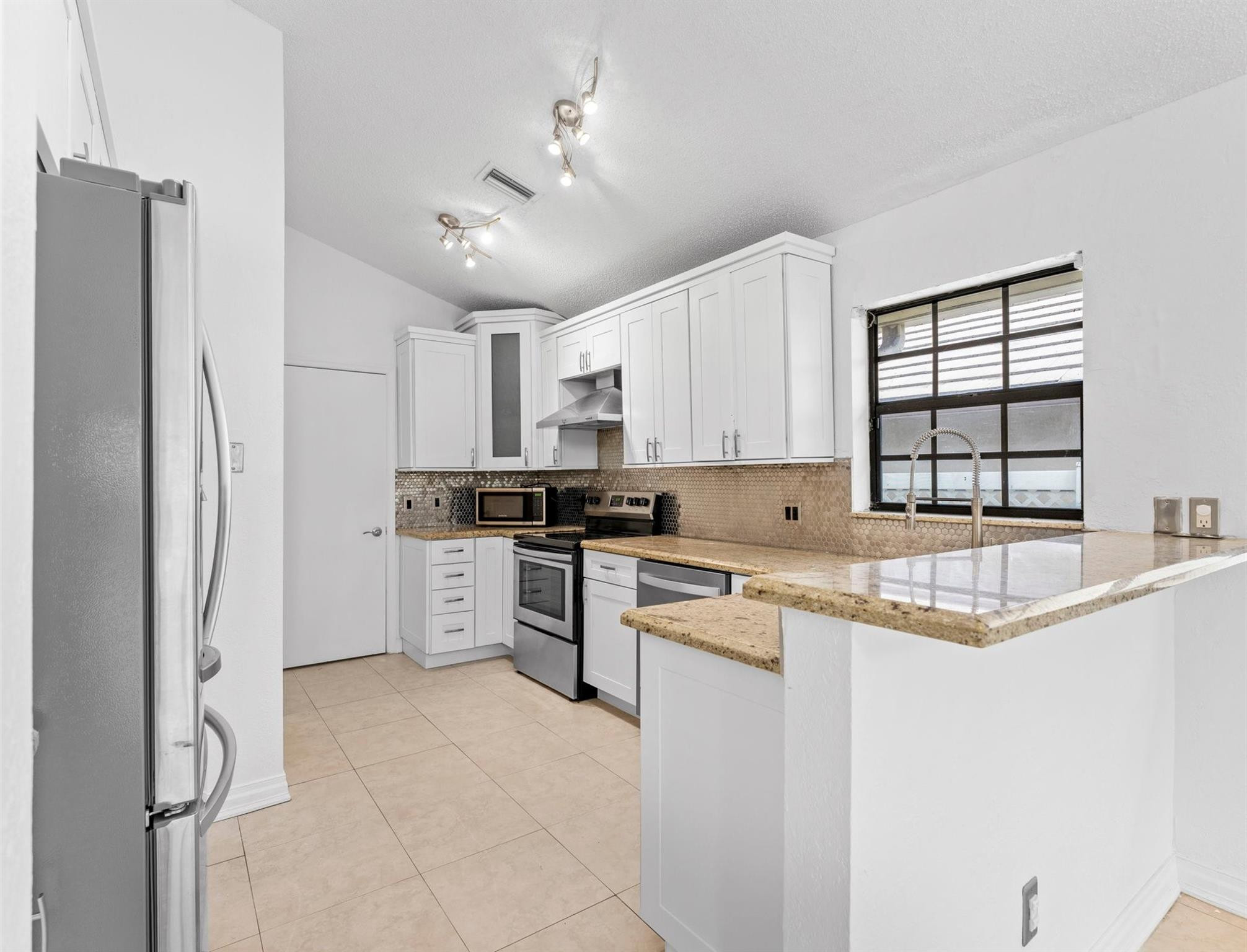 ABERDEEN / Cambridge - Residential Lease