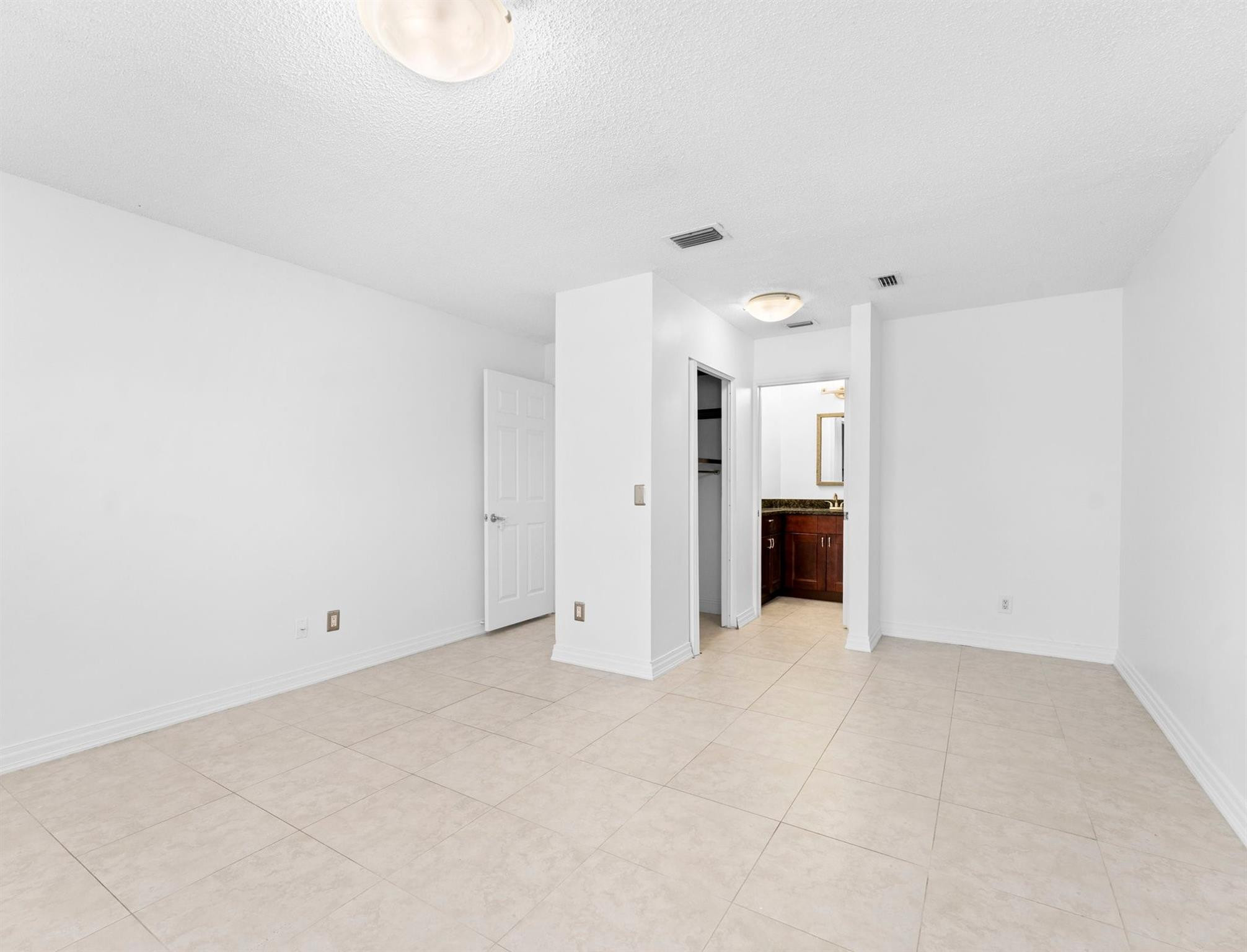 ABERDEEN / Cambridge - Residential Lease