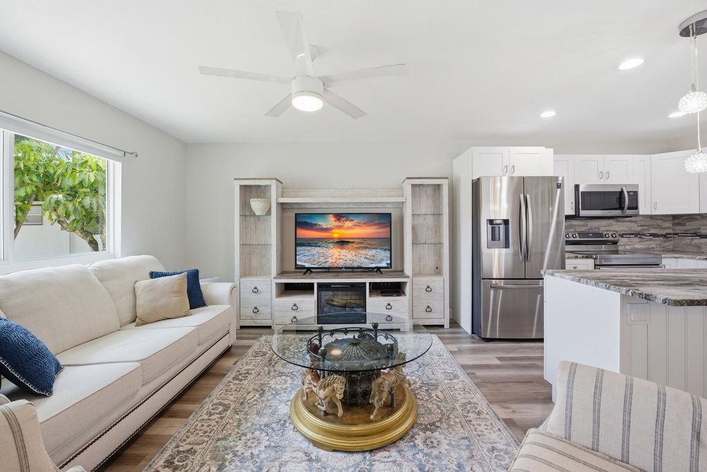 Photo of 135 Waterford Way, Delray Beach, FL 33446 (MLS # B26010999)