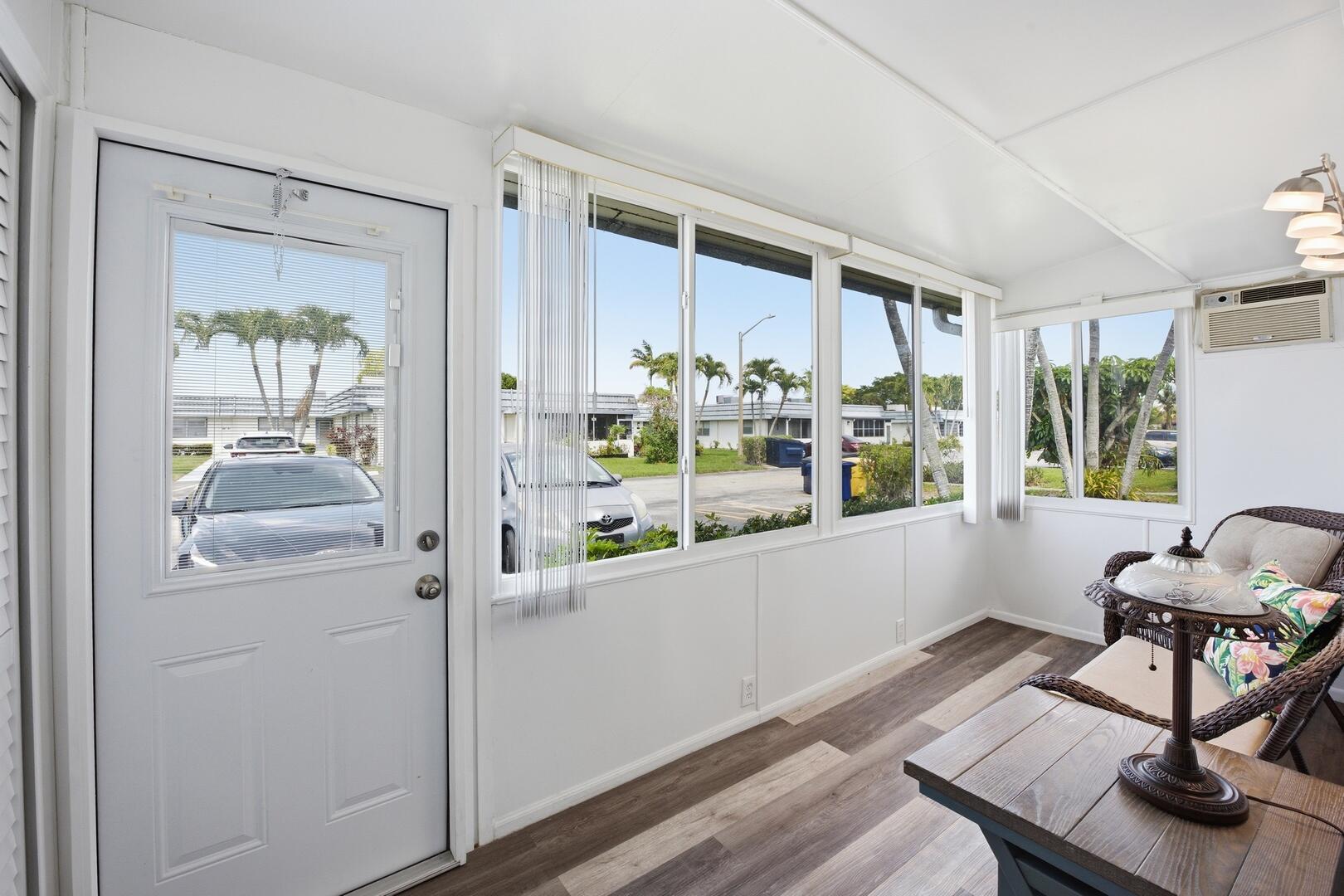 KINGS POINT WATERFORD CONDOS - Residential