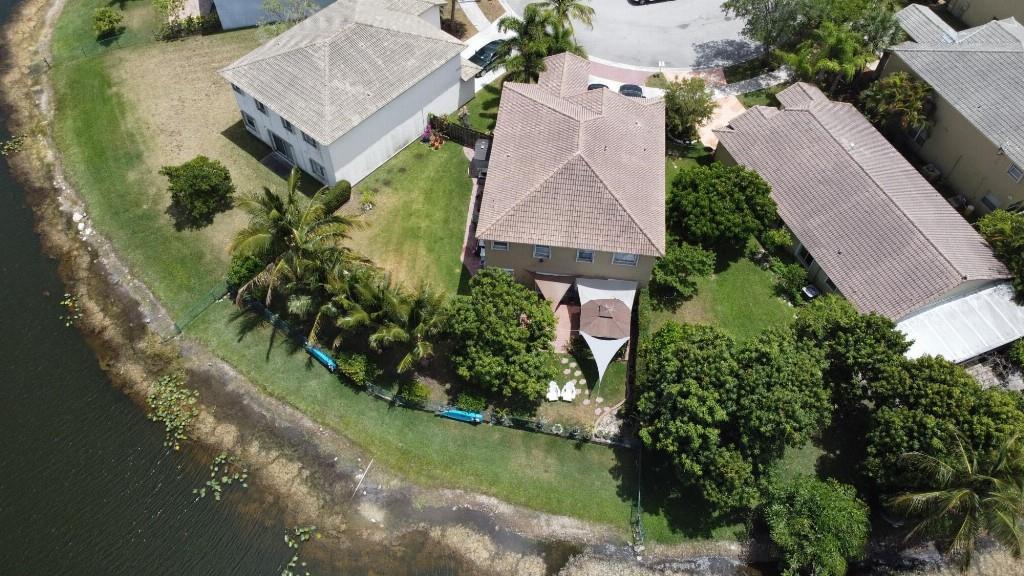 Crystal Pointe 158-10 B - Residential