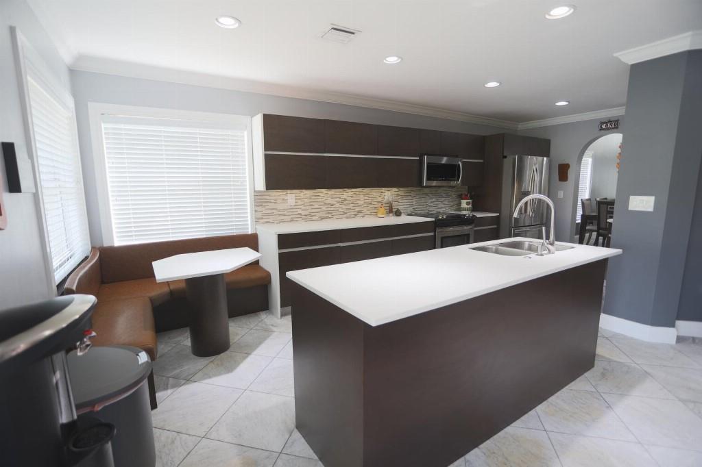 Crystal Pointe 158-10 B - Residential