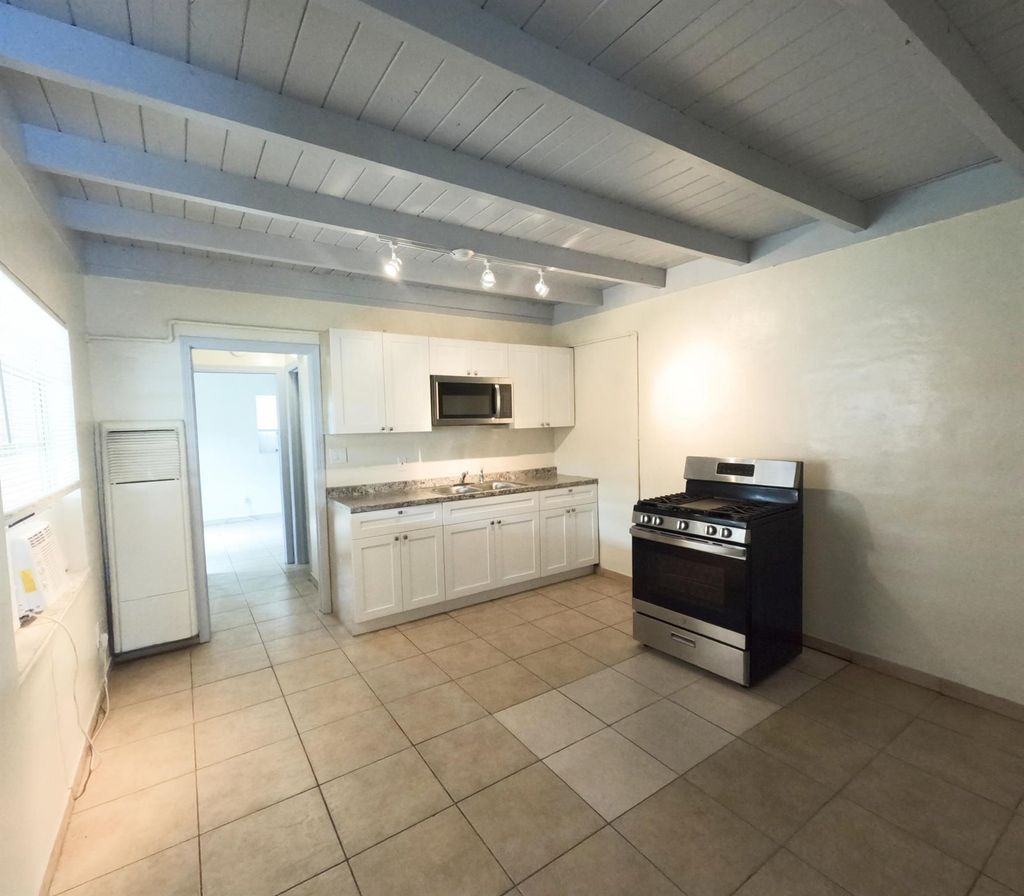 Photo of 403 S 14th Street, Fort Pierce, FL 34950 (MLS # R11064404)