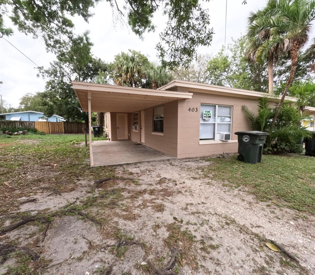 Photo of 403 S 14th Street, Fort Pierce, FL 34950 (MLS # R11064404)