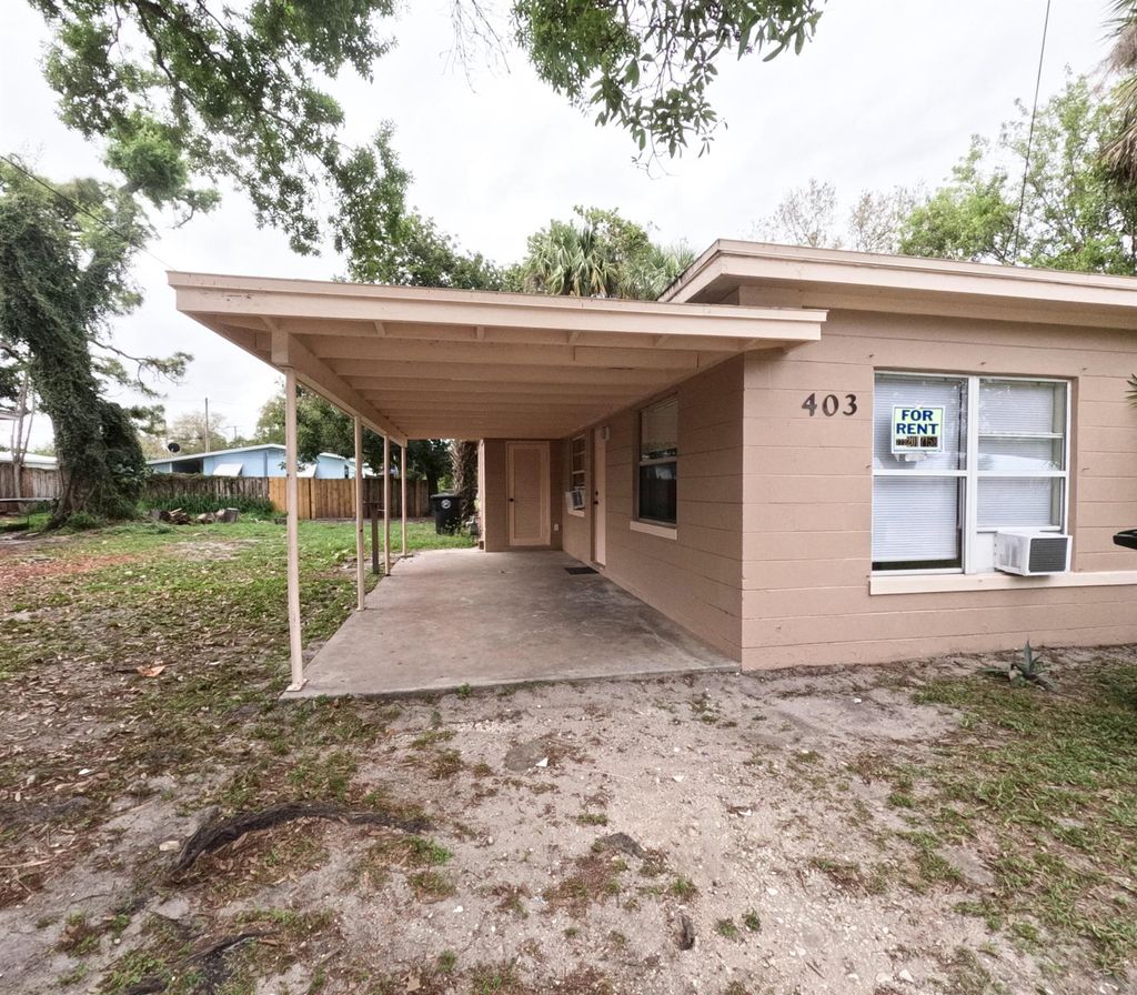 Photo of 403 S 14th Street, Fort Pierce, FL 34950 (MLS # R11064404)