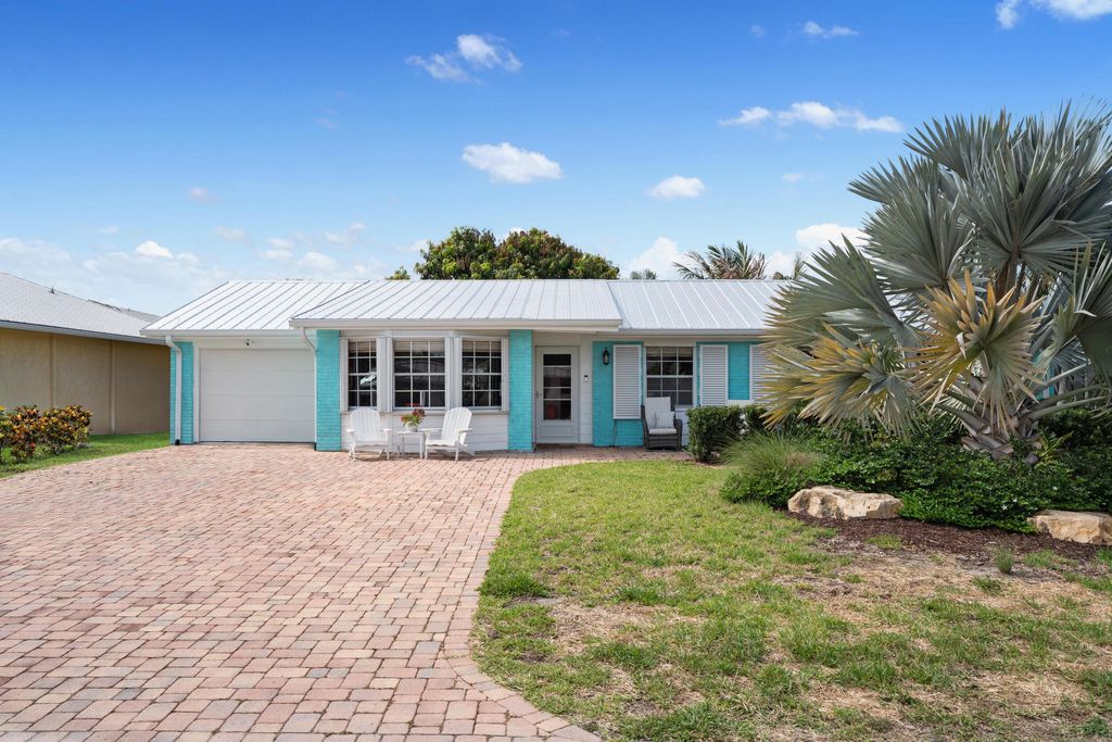 Photo of 1603 SW Seagull Way, Palm City, FL 34990 (MLS # B26030936)
