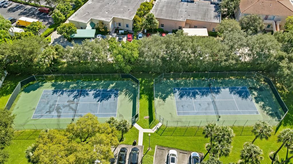 LAKE WINDWOOD CONDO - Residential Lease