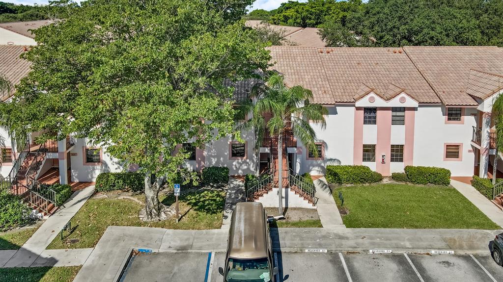 LAKE WINDWOOD CONDO - Residential Lease